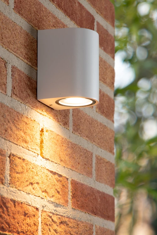 Lucide ZARO - Wandspot / Wandlamp Binnen/Buiten - 1xGU10 - IP44 - Wit - sfeer 1